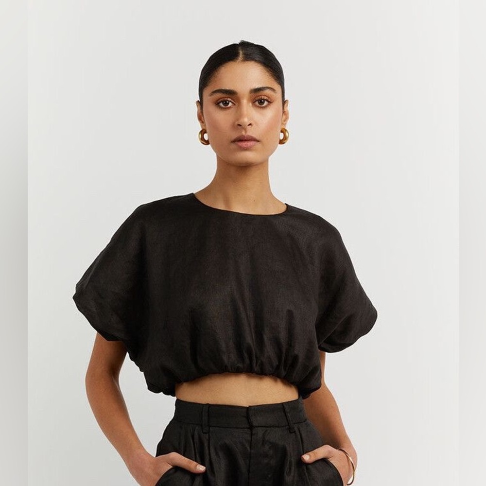 Dissh Linen Bubble Crop Top
